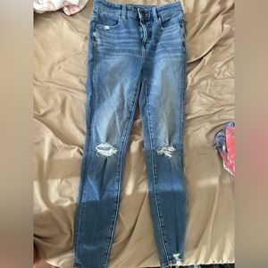 AMERICAN EAGLE JEANS